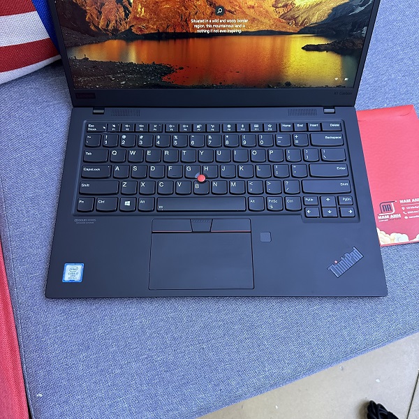 Lenovo Thinkpad X1 Carbon genn 7 i7 - Dòng doanh nhân siêu mỏng nhẹ