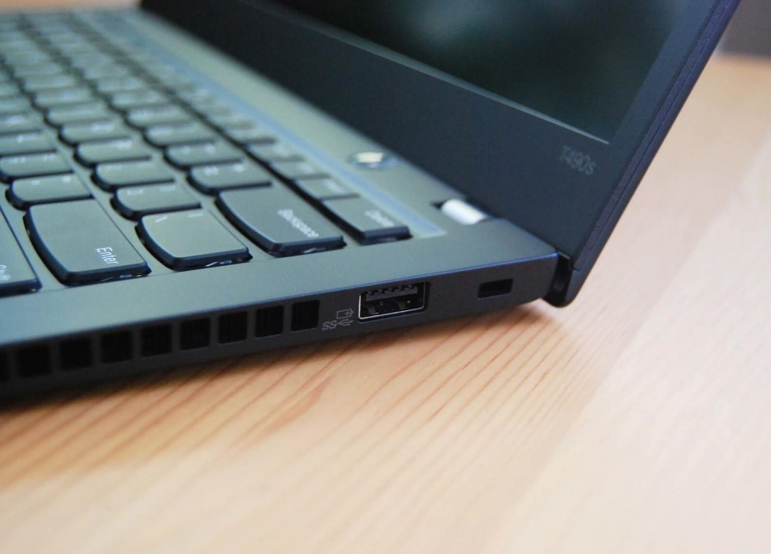Lenovo Thinkpad T490s Ultrabook doanh nh&acirc;n